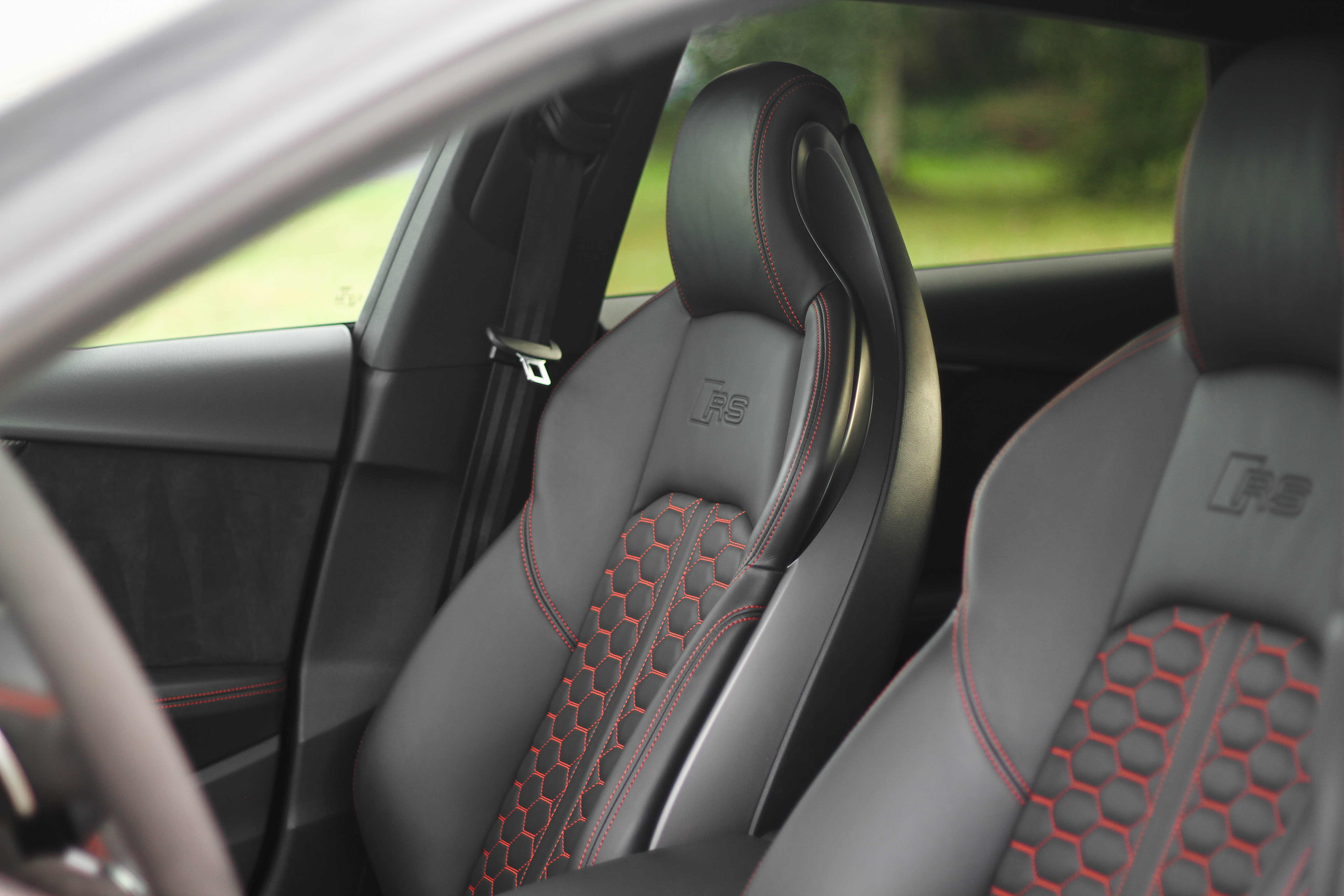 Abstract detail van een auto-onderdeel